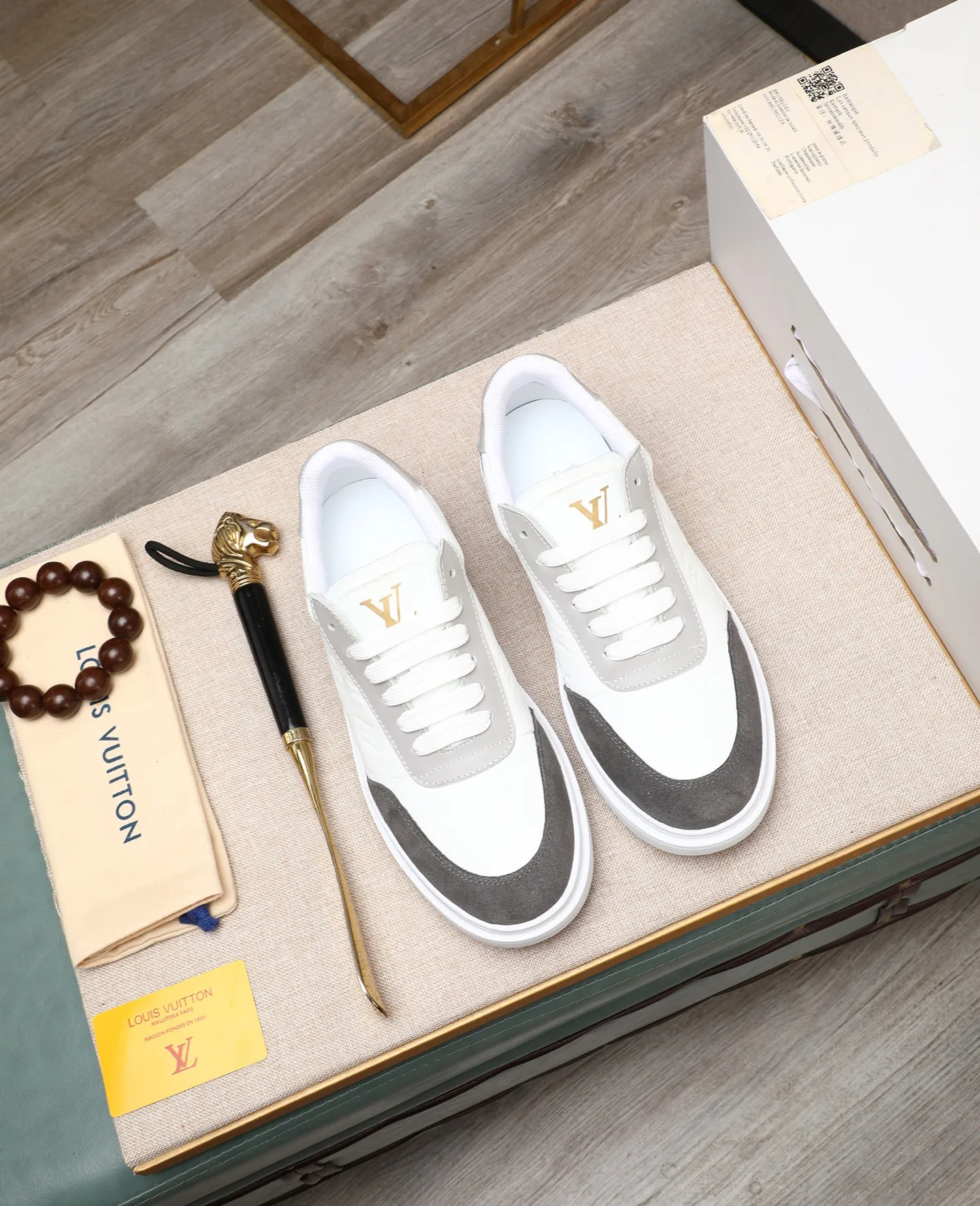 Men's shoes 💰540 📛📛【LOUIS VUITTON】Louis Vuitton new product👟Milan fashion catwalk style🇰🇾🇰🇾LV family logo, celebrity style, a must-have for fashionistas⚠️Classic presbyopia flower➕Water-dyed cow lining➕Special outsole👞Number 38-44 (45 46 custom-made)